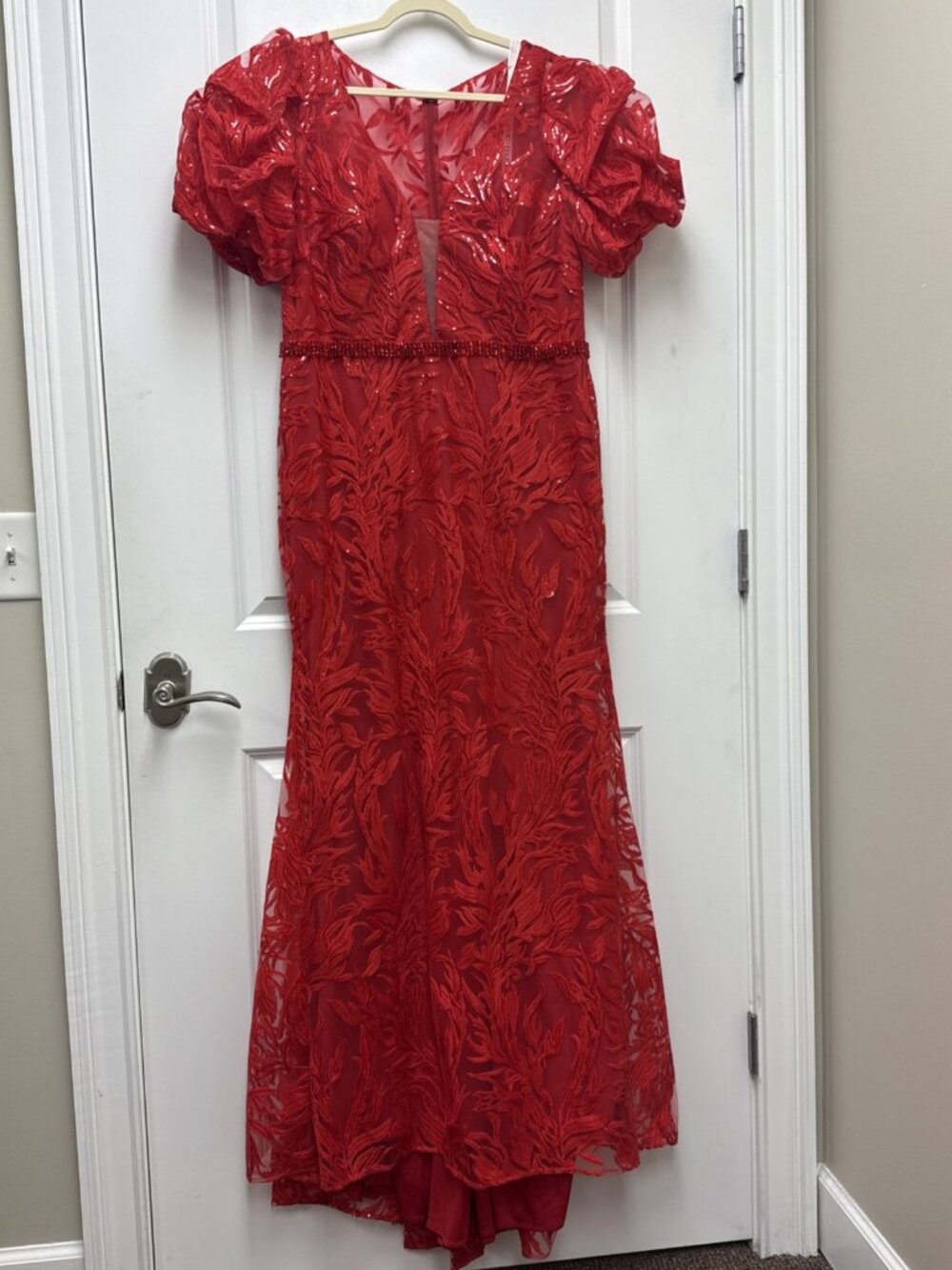 MAC DUGGAL Size 14 Red 12421 Embellished Puff Sleeve Plunge Neck Trumpet Gown - Picture 5 of 11